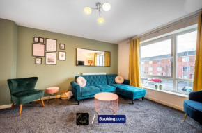 Cosy 4-Bed House, Garden, Free Parking & WiFi